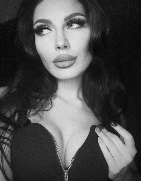 elegantbaby beautiful actress pic