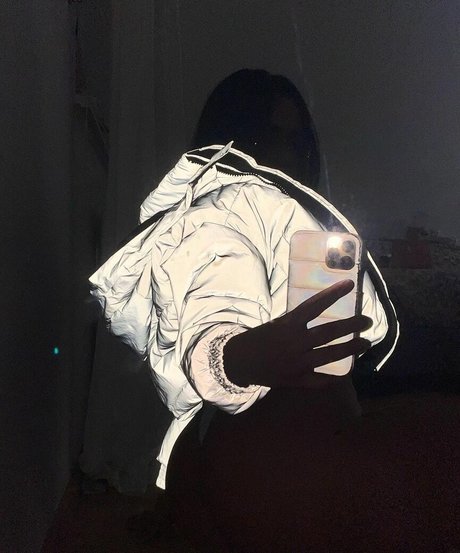 anaa__flri star sexy pic