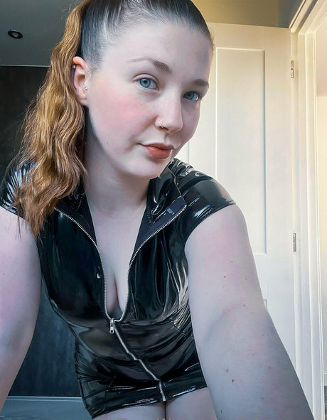 tarrawinterz beautiful model photo