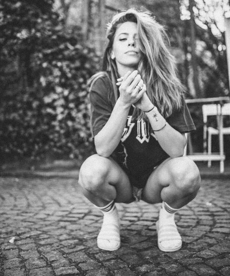 Vanessa Mai hot actress pics