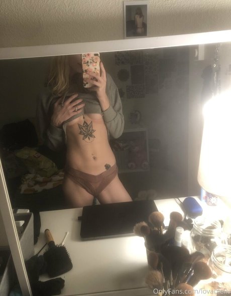 lovableliv sex actress photos