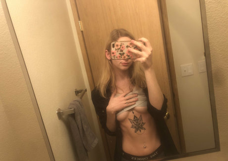 lovableliv xxx actress gallery