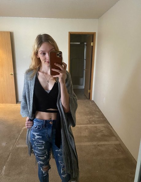 lovableliv beautiful actress pic