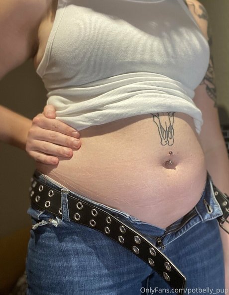 bigbellybenni erotic model pics