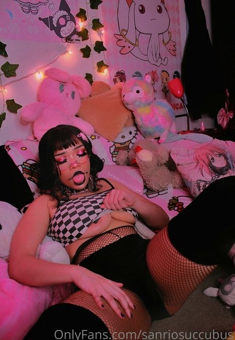 sanriosuccubus star adult img