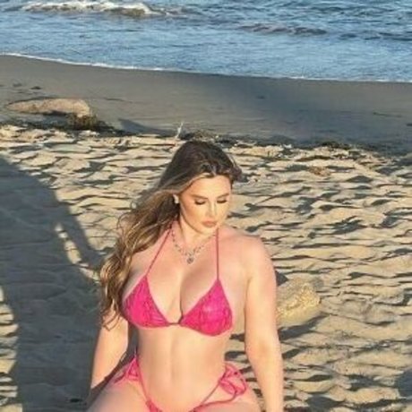 Queencaitertot hd star archive