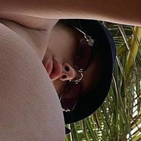 Zaebacho pretty pornstar photos