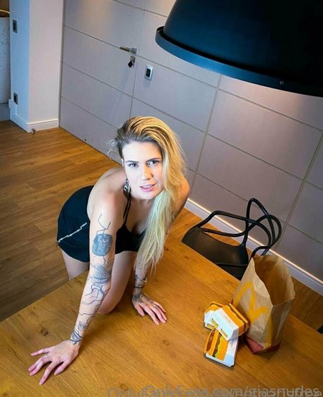 giasnudes beautiful pornstar galleries