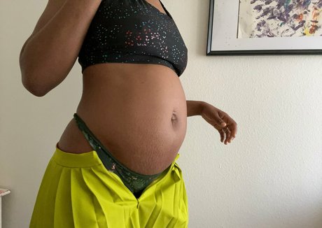 curvy shemale onlyfans nude images