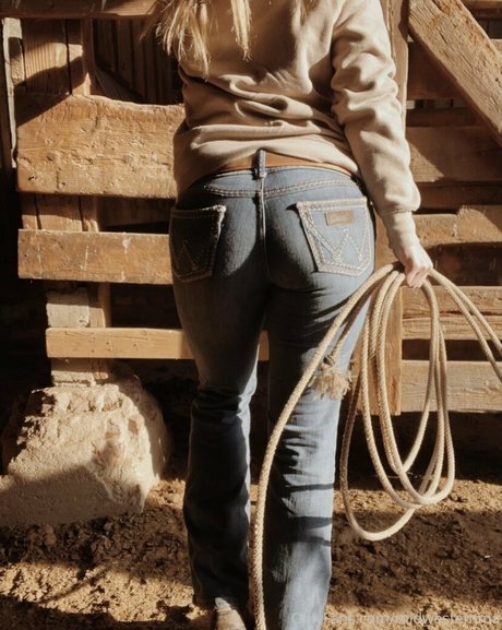 midwestemma nudes model image