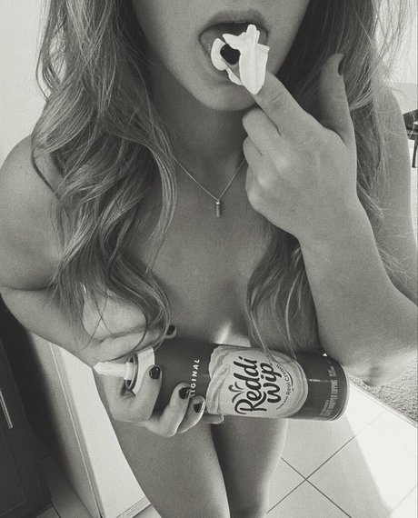 midwestemma exclusive star picture