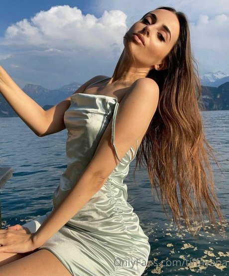 tiffayana pornographic actress pic