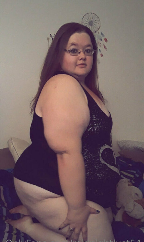 midnightlust54 pretty model picture