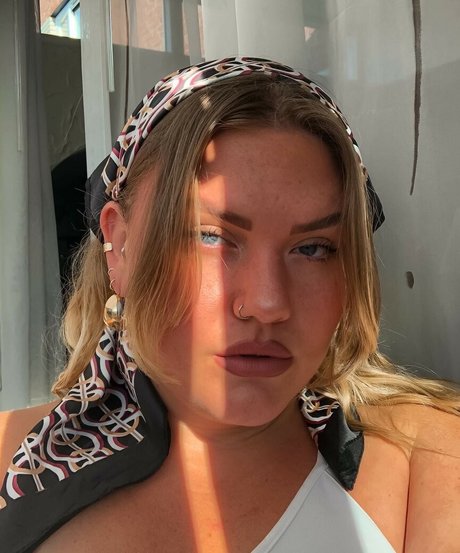 Lovaeij top star pictures