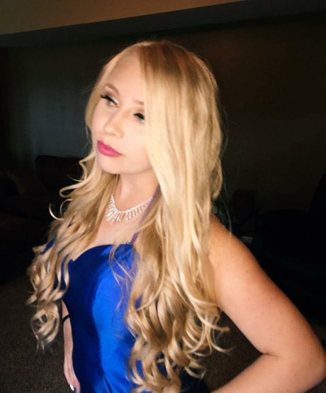 Rhiannon C nude model images