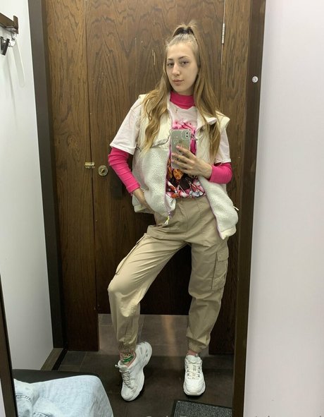 alexagol star hot pics