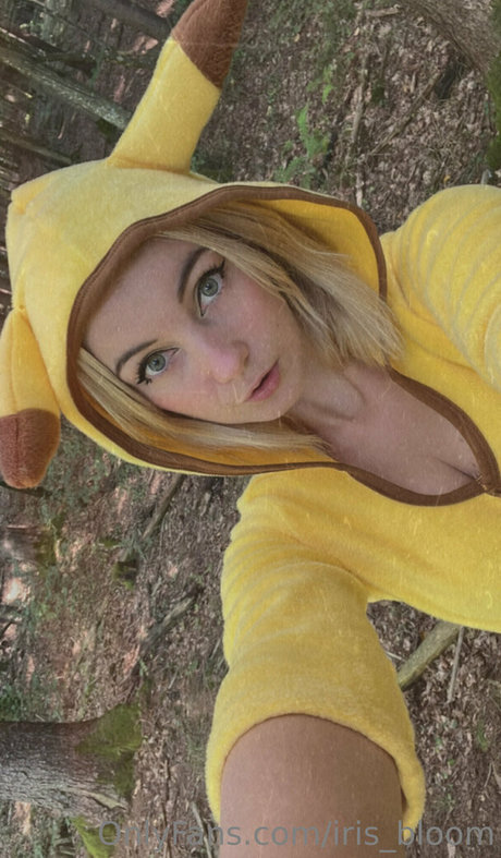 Iris Bloom model beautiful img