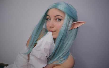 Iris Bloom adult model pictures