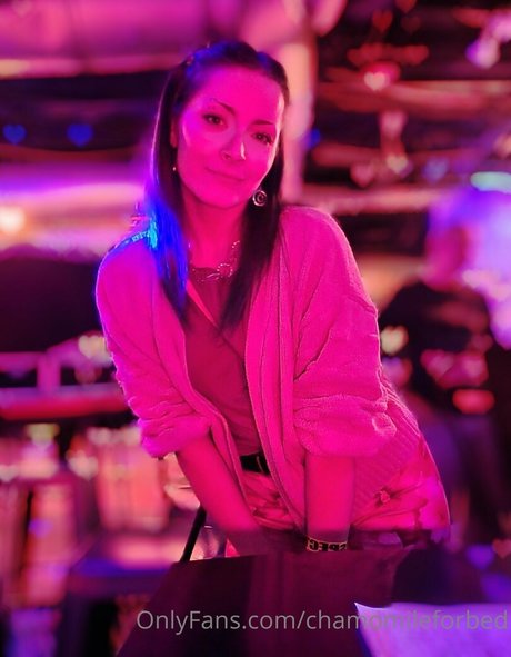 chamomileforbed nude actress photo