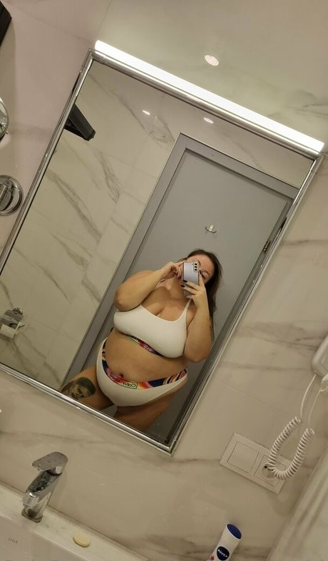 alicefrommarsbbw star naked pic