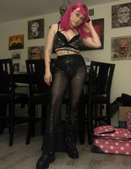 aliceenvyfree porn actress photo