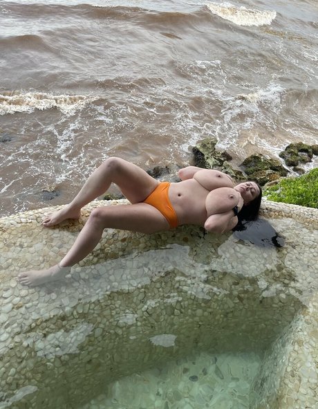 leannecrow nude model image