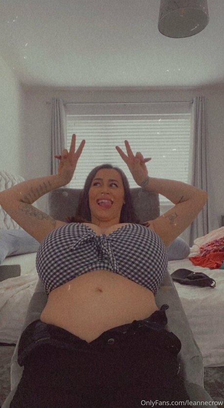 leannecrow porn model photo