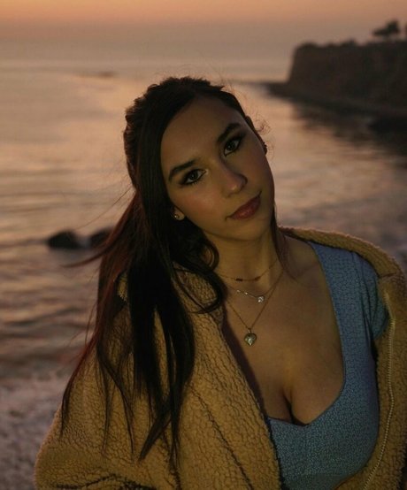 X a n t h e star exclusive image