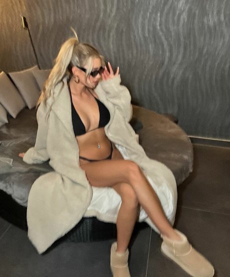 Payton Ramolla pornstar nude photos