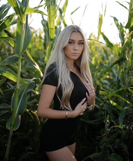 Payton Ramolla top model picture