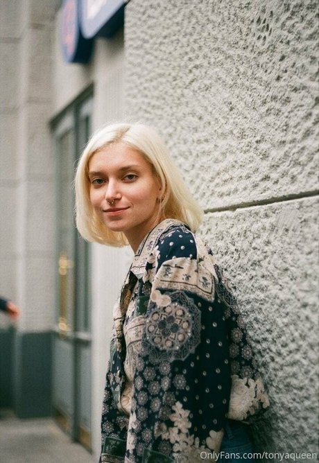 horny girls onlyfans free photos