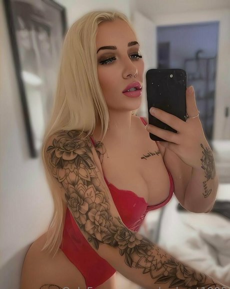 petite brunette onlyfans nudes galleries