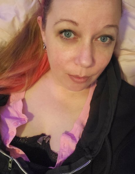 peek a boo u model naked picture