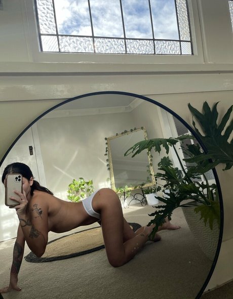 tennillepamela hot actress gallery