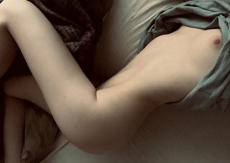 milf handjob onlyfans free sex pic