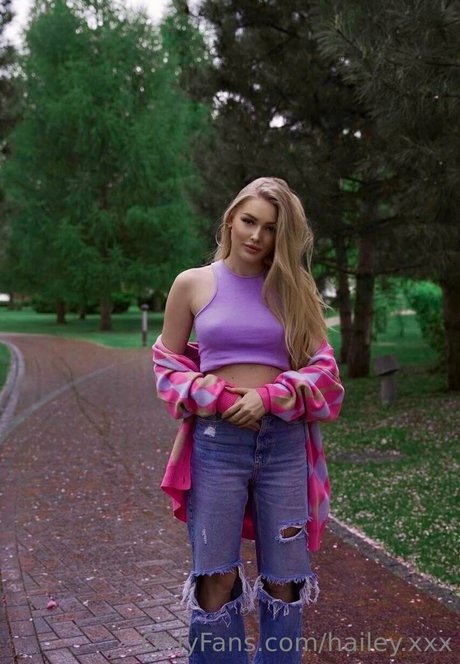 hailey xxx perfect actress img