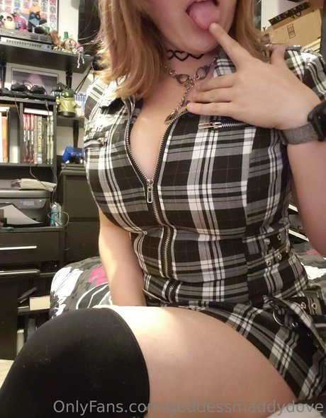 goddessmaddydove model top pics