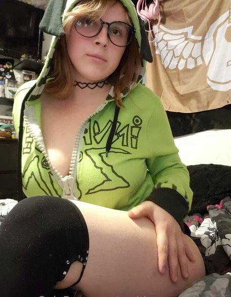 goddessmaddydove model beautiful photos