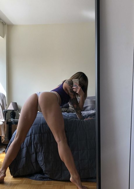 Hanako Elizabeth adult model pictures