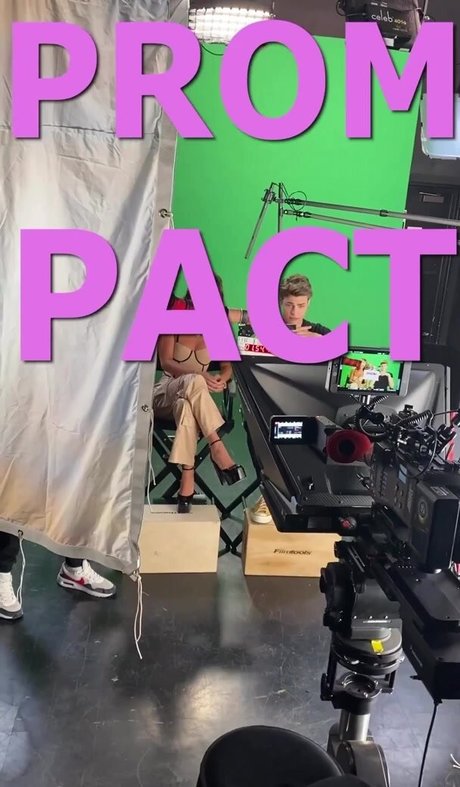 Peyton Elizabeth Lee beautiful star img