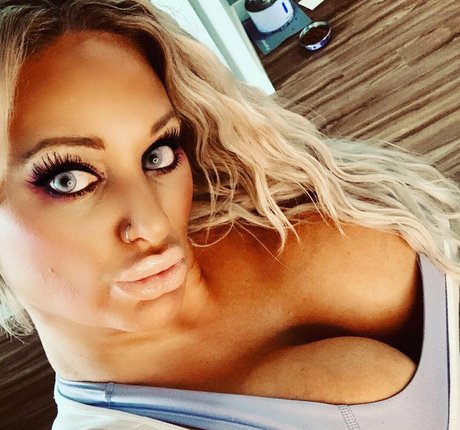 famous ladyboy onlyfans hd images