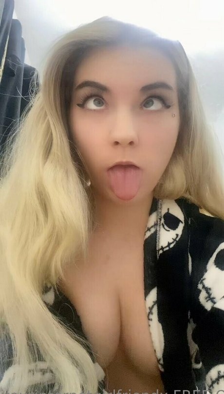 yourinternetgirlfriendx star nude galleries