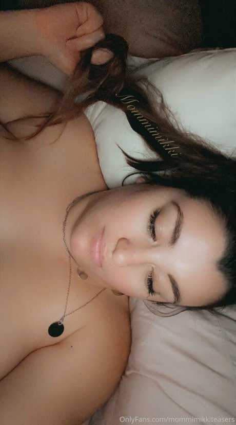 mommimikkiteasers naked star pics