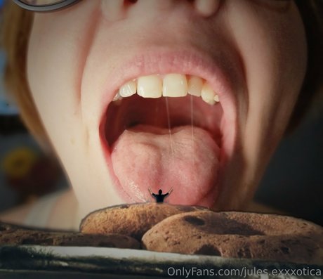 jules exxxotica porn actress photo