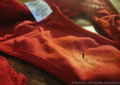 jules exxxotica model xxx image