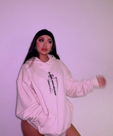 Sakura Nakamura pretty pornstar pictures