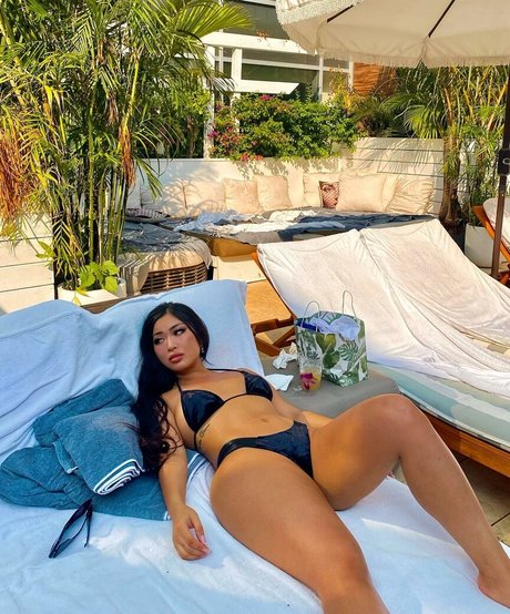 Sakura Nakamura adult model image