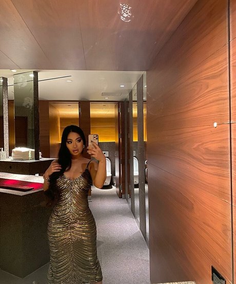 Sakura Nakamura exclusive actress picture