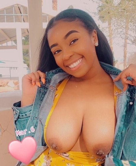 Tyra Sparks model pornographic photos