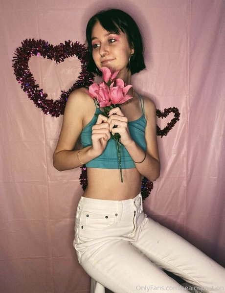 tiffanytee2 model picture